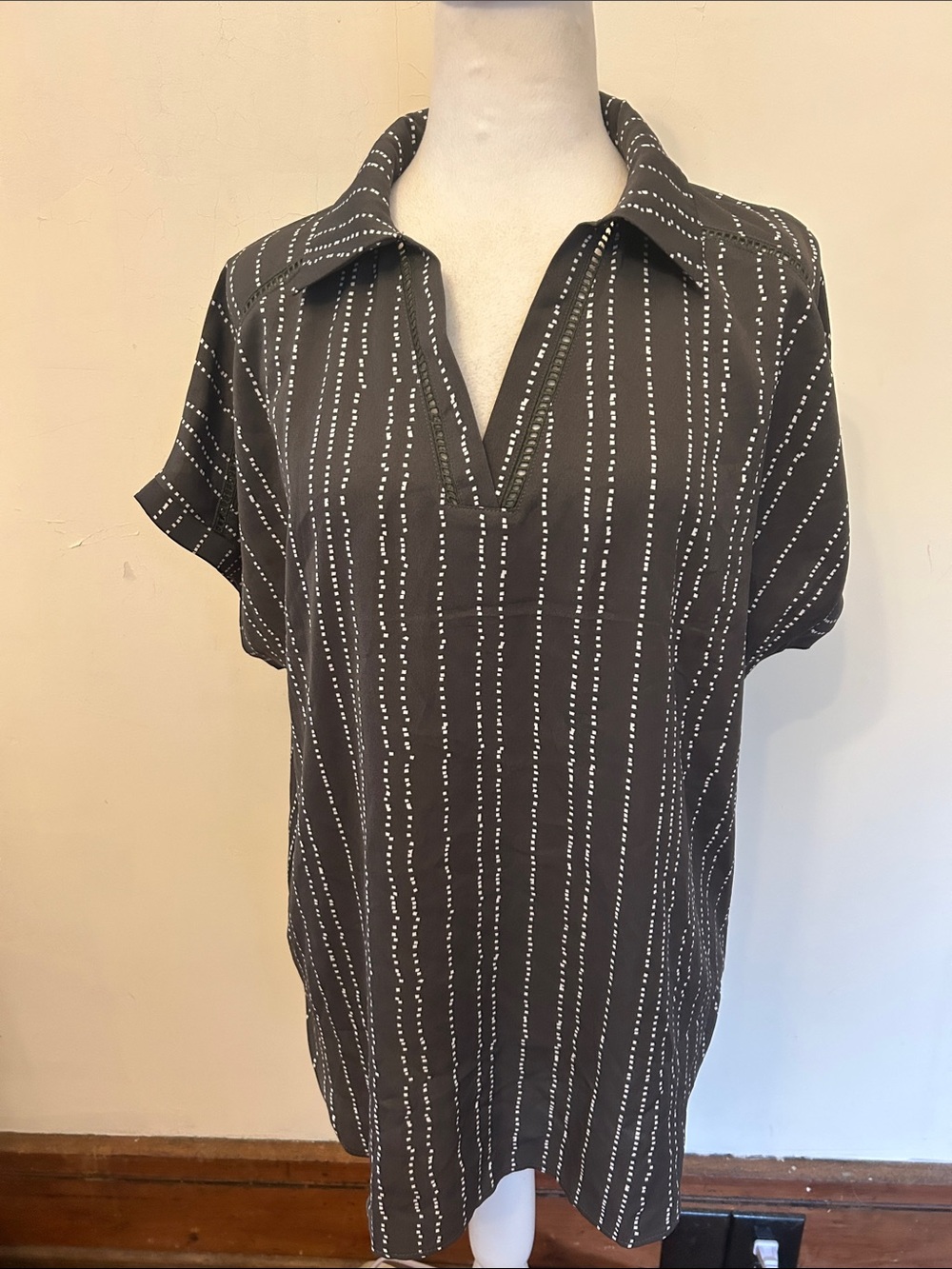 Timeson Gray white stripe short sleeve top Size L EUC